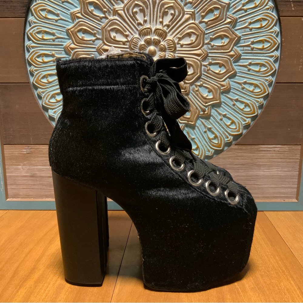 Charla Teddrick size 10 black